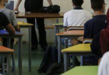 “Non sto bene datemi un bicchiere d’acqua”-Professore muore in classe davanti agli studenti