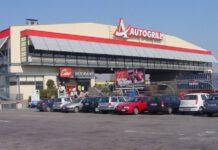 Aggira Dpcm, famiglia festeggia compleanno in autogrill
