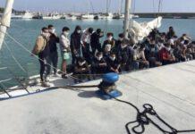 Coronavirus- Migranti sbarcati a Roccella: 3 positivi