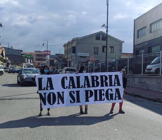Zona rossa Calabria- prosegue la protesta a Gioia Tauro. Alle 19:00 ritrovo davanti all’ospedale