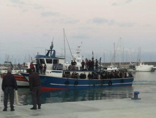 Arrivati a Roccella oltre 100 migranti