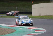 L’ultima sfida della Carrera Cup Italia sarà decisiva: Simone Iaquinta guida la classifica con 17 punti di vantaggio: “Voglio dare il massimo“