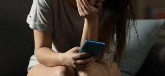 Diffondevano foto di ragazze su siti- tre indagati per revenge porn