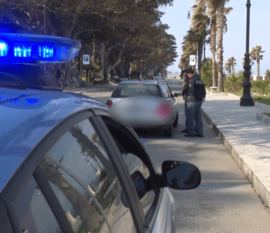 Due arresti per detenzione abusiva di armi