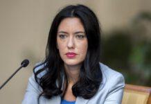 Azzolina: “Non credo si possa pensare di recuperare d’estate: bisogna recuperare oggi. Chiederò ristori formativi per la scuola”