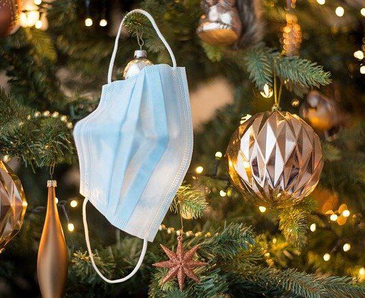 Attese oggi nuove misure anti COVID per Natale e Capodanno