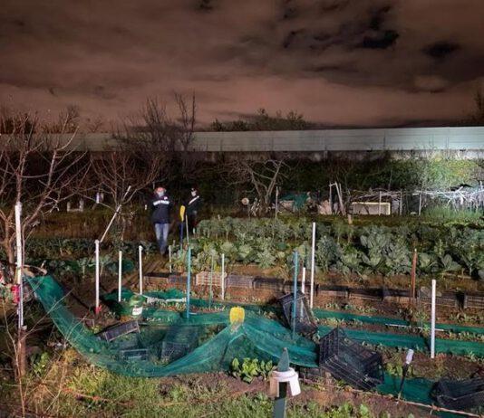 Valigia con resti umani trovata all’esterno di un carcere