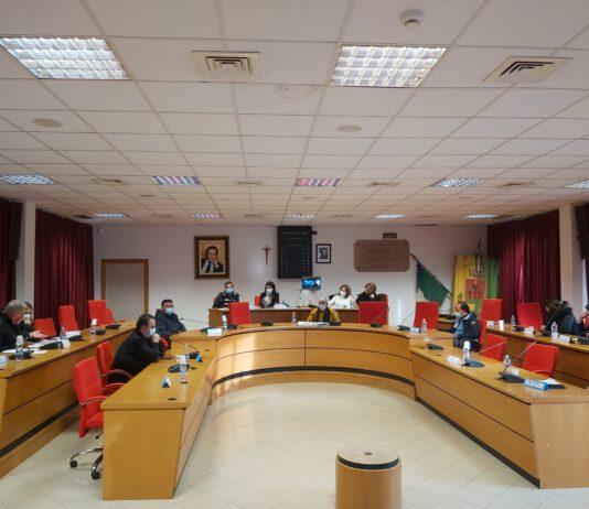 Gioia Tauro: Aldo Alessio distribuisce le deleghe agli assessori, in Consiglio duello senza esclusione di colpi tra Cangemi (FdI) e Ierace (Avanti Tutta)