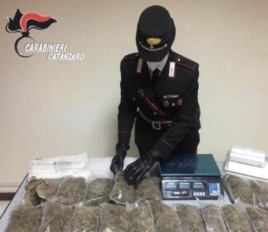 Trovato in casa con 3,9kg di marijuana e 24mila euro in contanti- arrestato 53enne