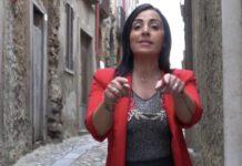 Teresa Merante la cantante calabrese criticata perché “inneggia alla mafia”