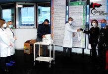 Carabinieri consegnano doni per befana ai piccoli pazienti dell’ospedale