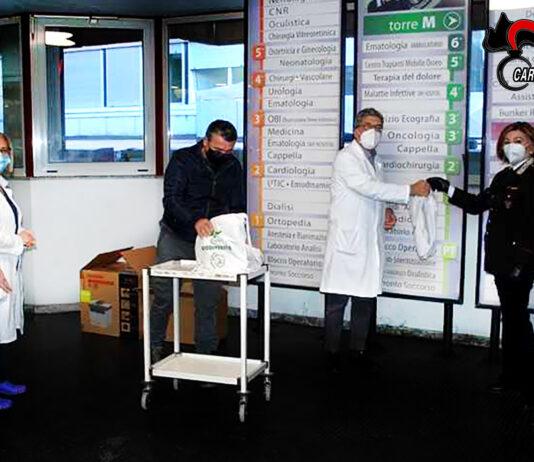 Carabinieri consegnano doni per befana ai piccoli pazienti dell’ospedale