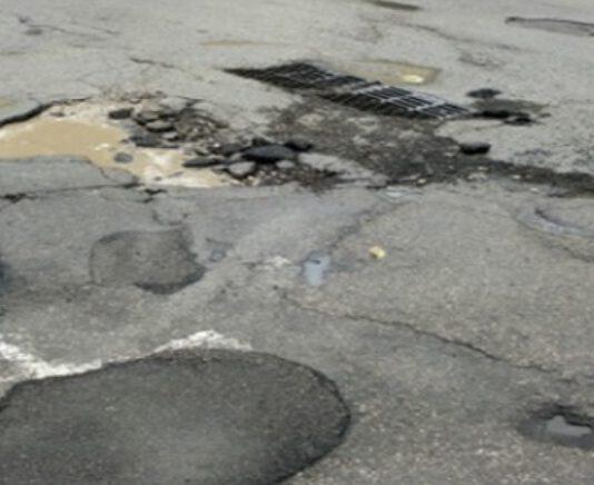 Strade dissestate- il Comitato cittadino “Ci siamo rotti” scende in strada per protesta
