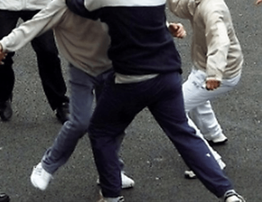 Maxi rissa tra 40 giovani a Campo Calabro, botte armati di catene e bastoni