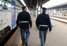 In treno senza biglietto, aggredisce e ferisce due agenti della Polfer: arrestato