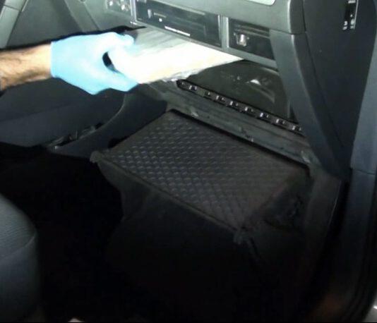 Fermato in autostrada con cocaina in auto- agenti Commissariato Gioia Tauro arrestano 21enne