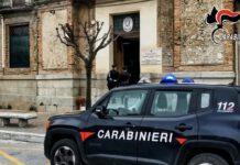 Taurianova: aggredisce concittadino, sperona e distrugge auto, picchia la moglie, insulta e minaccia carabinieri, arrestato 40enne