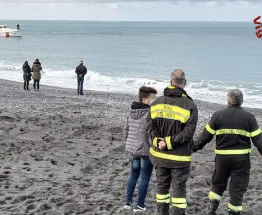 Calabria- Cadavere di un 30enne trovato in mare
