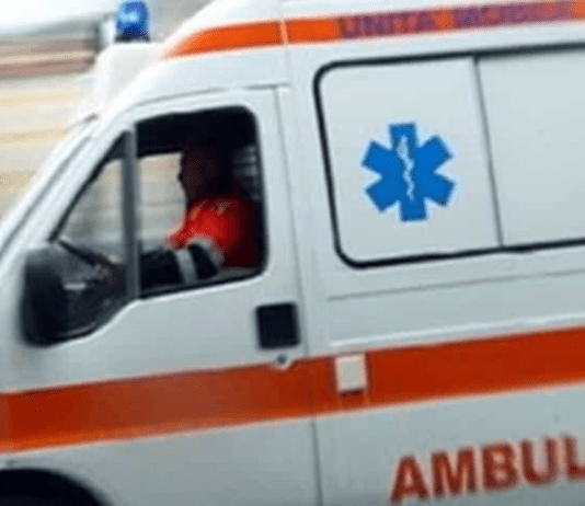 Cade da tetto mentre lavora- morto 35enne