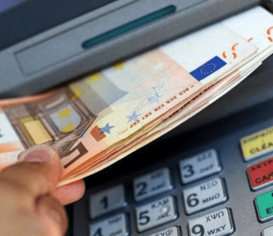 Palmi- mamma e figlia raggirano nonna e le svuotano il conto prelevando oltre 60 mila euro