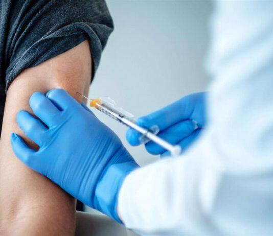 Coronavirus, Sileri: “Dati ospedalizzazioni in calo e discesa continuerà con l’avanzare della vaccinazione, per questo programmiamo riaperture. J&J? verosimile che venga messo un limite di età similare a quello di Astrazeneca”