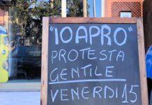 I commercianti di #ioapro tornano in piazza: “Gireremo l’Italia nelle prossime settimane.”