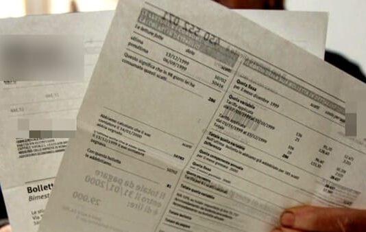 Aumento bollette luce e gas ad aprile