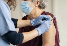 COVID vaccini- attivata prenotazione per over 70