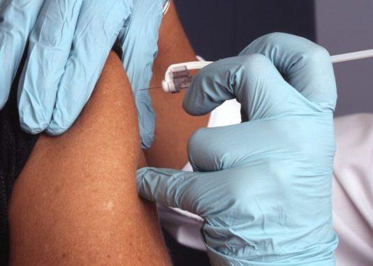 Vaccinazione “caregiver” soggetti fragili, DemA: in Calabria ancora solo annunci e mortificazioni