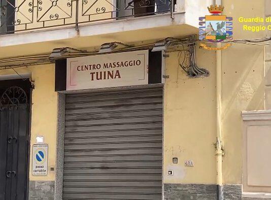 Prostituzione in centro massaggi – sequestrato a Reggio: indagata una donna