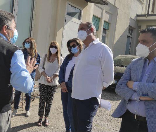 Militanti, cittadini e associazioni incontrano de Magistris e Conia a Oppido Mamertina