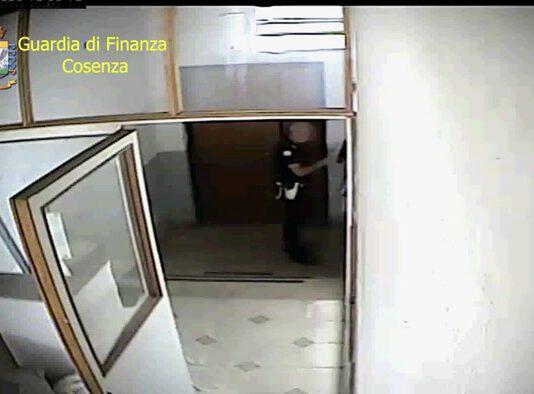 Assenteismo: funzionario Polizia locale sospeso per 3 mesi