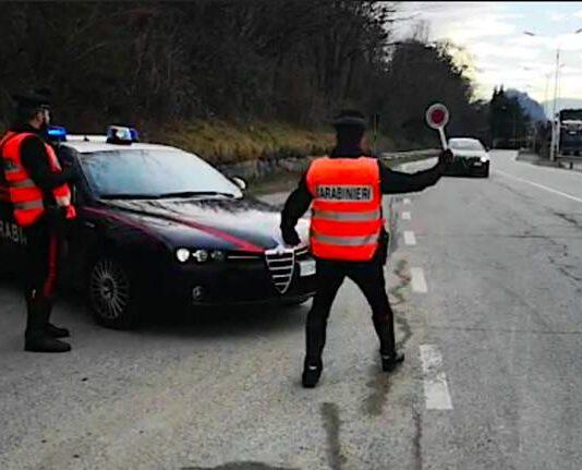 Accoltella la ex ed uccide il figlio di lei – ricercato