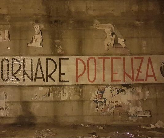 CasaPound, affissioni in tutta Italia: “Tornare potenza” e rifiutare il fatalismo