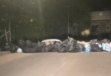 Rosarno – ignoti sbarrano strada con rifiuti