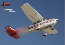 Cocaina lanciata da un aereo finisce sul tetto di una casa – arrestato 28enne