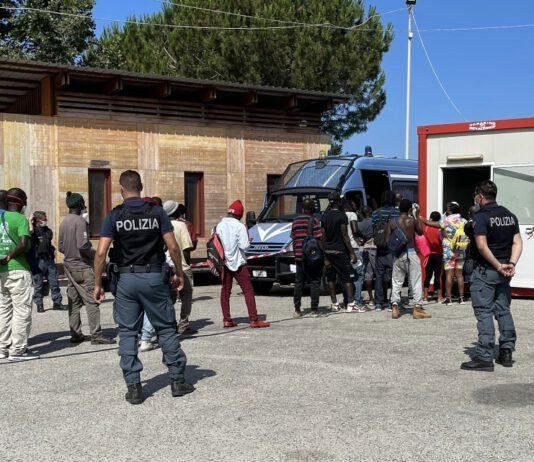 Tendopoli San Ferdinando – controlli e censimento migranti per adesione vaccini