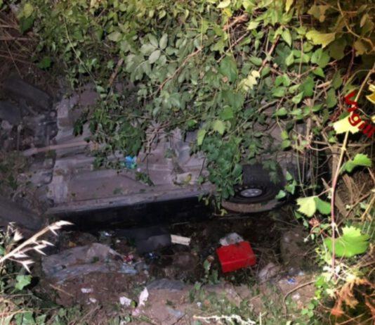 Incidente nella notte – auto finisce in scarpata: feriti marito e moglie