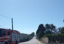Incendio terreni incolti e rifiuti strada provinciale San Ferdinando