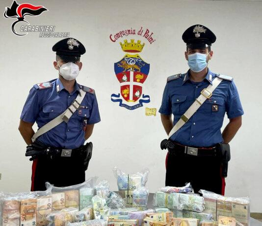 Palmi – rinvenuti cocaina, armi e 450 mila euro in banconote: arrestato 32enne