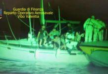 Calabria – arrivati nella notte 45 migranti – fermato presunto scafista