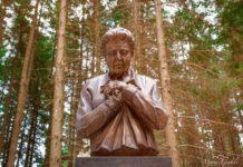 In Sila busto in bronzo dedicato a Natuzza