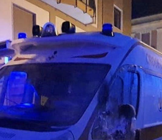 Incendiata ambulanza della croce rossa