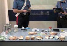 Arrestato insegnante – aveva in casa cocaina, hashish e oltre 60 mila euro in contanti
