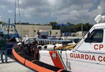 Ancora sbarchi migranti su coste calabresi – 106 arrivati a Roccella