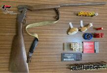 Fucile nascosto sotto coperte – arrestato 42enne