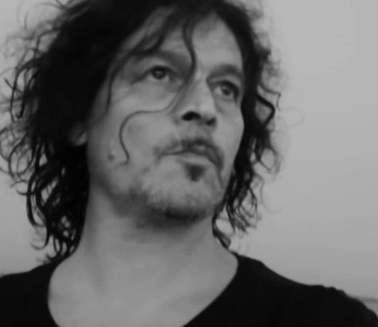 Recital del cantante e chitarrista Luigi Morello al Palazzo Baldari di Gioia Tauro