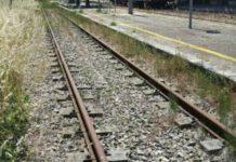 Sedicenne muore travolta da treno