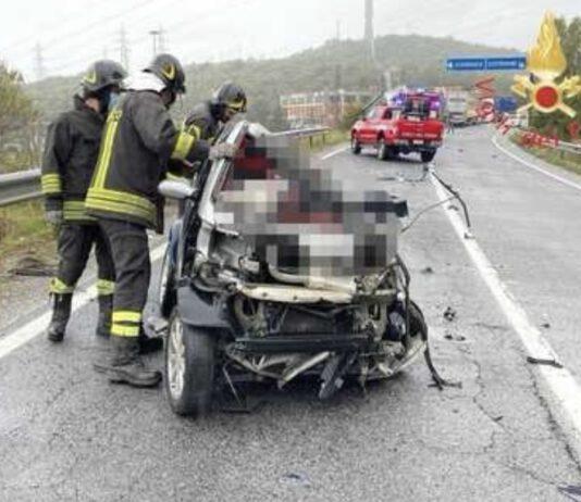 Scontro smart-tir: morto un 24enne