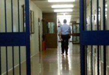 Calabria – detenuto aggredisce agente in carcere